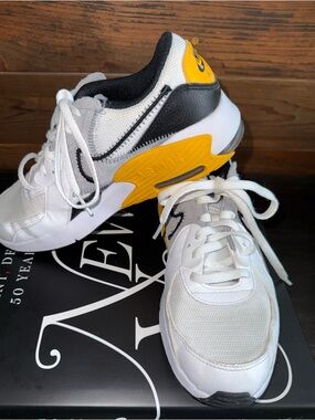 Nike Air Max Excee "White/University Gold”